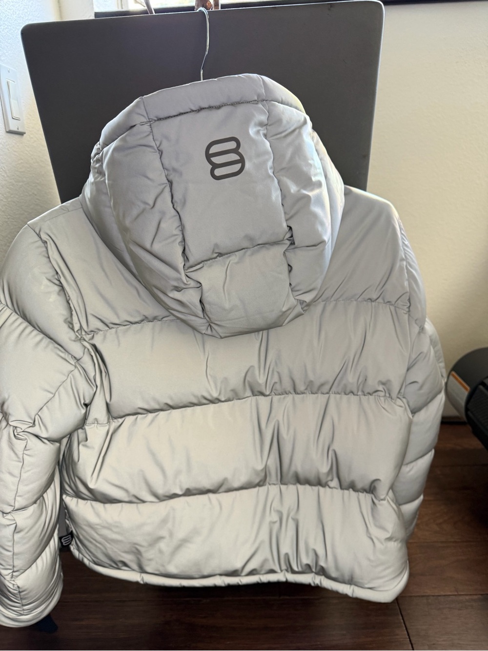 Aritzia Super Puff™ Shorty, Reflective powder coated goose-down puffer jacket - Picture 12 of 16
